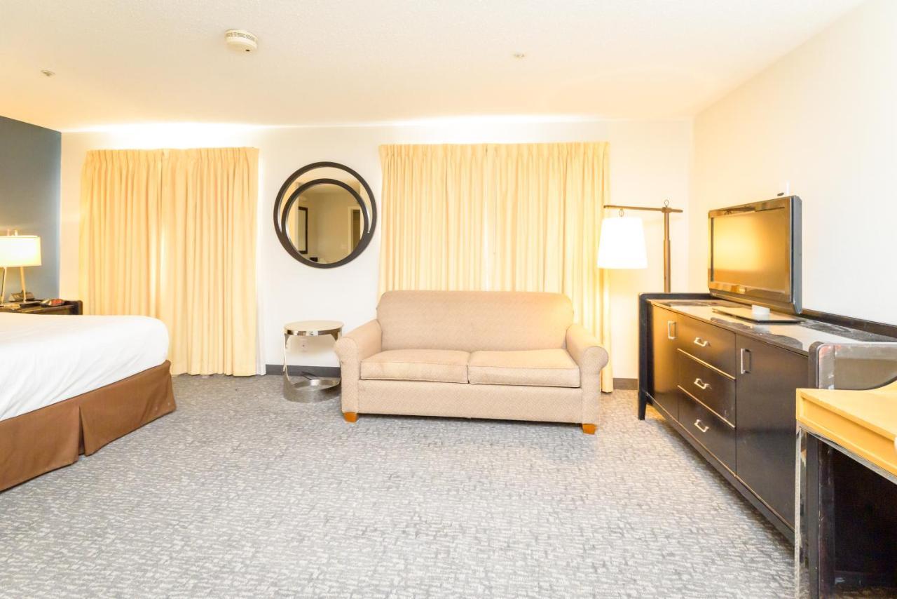 At Airport - An Extended Hotel