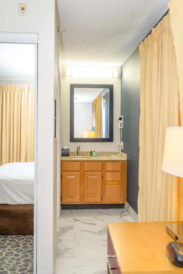 At Airport - An Extended Hotel